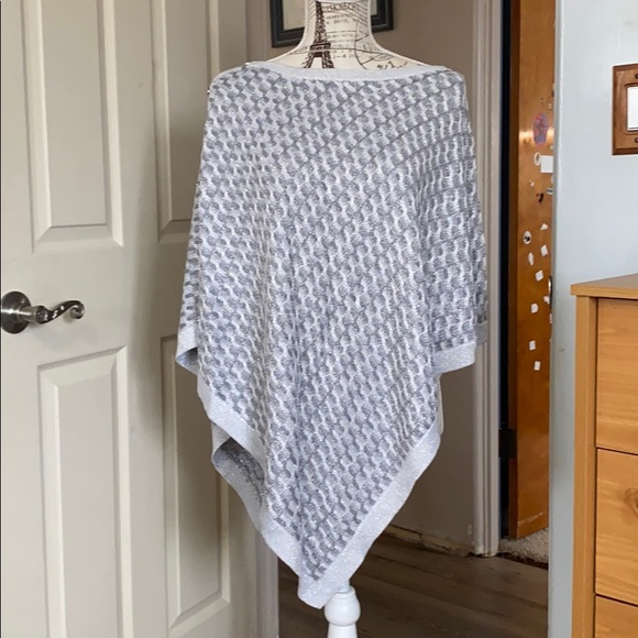 WHBM SLEEVELESS GORGEOUS PULLOVER - Picture 1 of 4